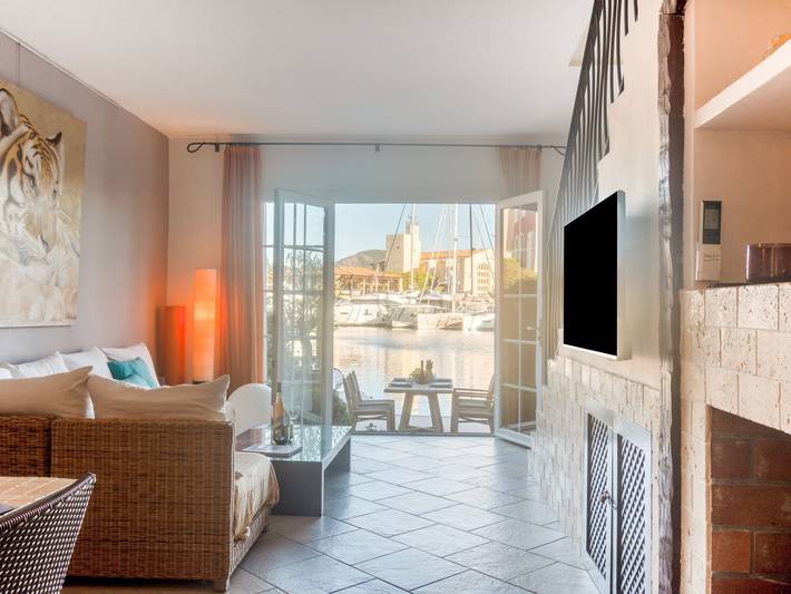 Vacation rental for 4 people, with Balcony and Terrace as well as Yard in Grimaud