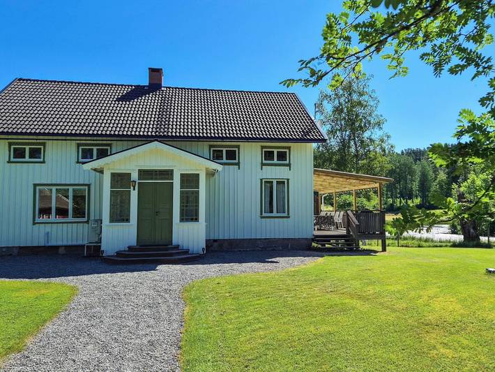 Feriehus for 11 personer, med Terrasse og Hage i Syd-Sverige