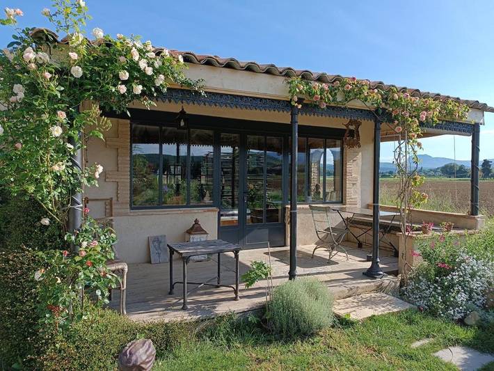 Location de vacances pour 2 personnes, avec jardin ainsi que piscine et jacuzzi à Cléon-d'Andran - 2