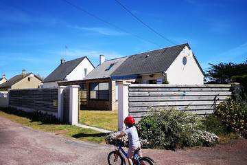 Gîte pour 8 personnes, avec balcon et jardin dans Denneville Plage