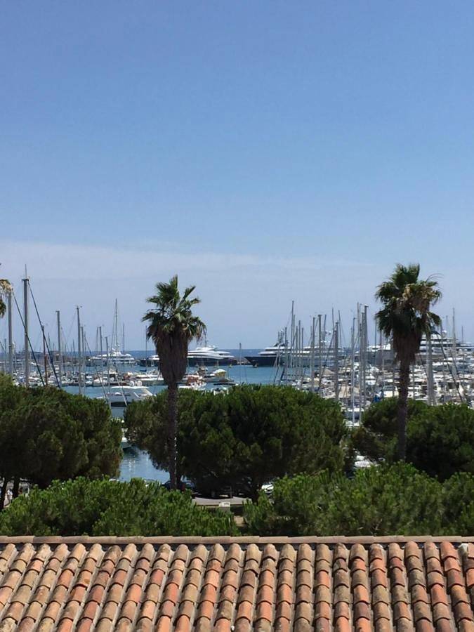 Gîte pour 3 personnes, avec terrasse et vue dans Gare D Antibes