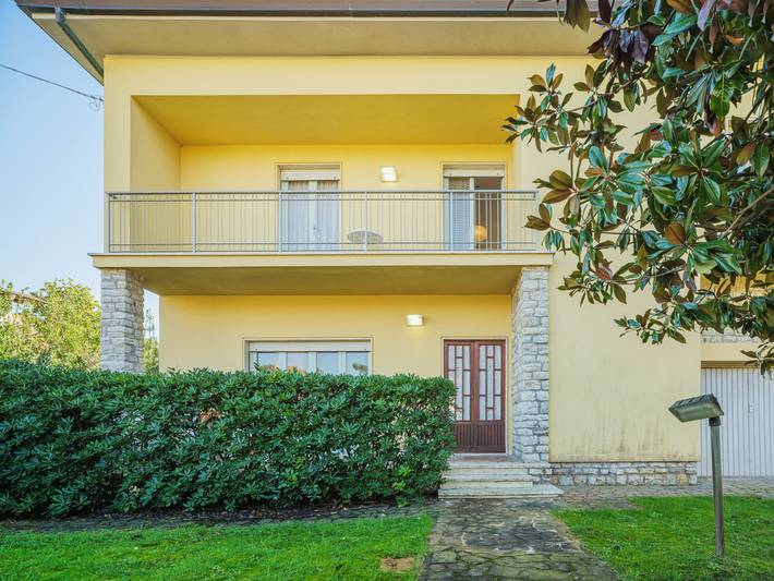 Ferienwohnung für 6 Personen, mit Terrasse und Garten in Marina di Pietrasanta