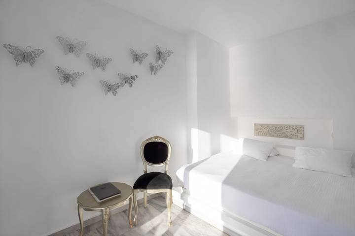 Location de vacances pour 2 personnes, avec balcon et vue sur l’océan à Thera - 2