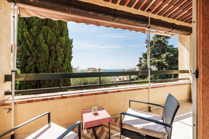 Gîte pour 6 personnes, avec terrasse dans Plage des Sablettes Est - 2