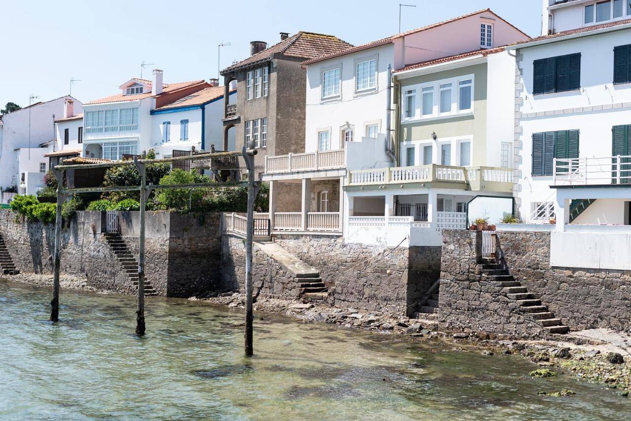 Four-Bedroom House in Praia de Area Morta (Ares), Ares