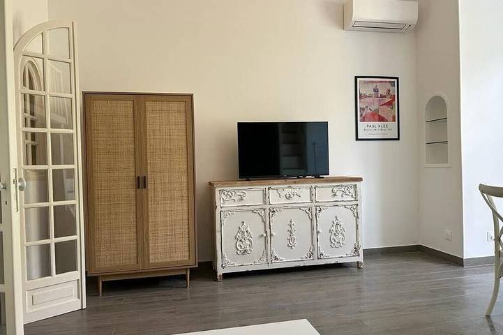 Apartamento entero, Appartement Proche mer Refait à Neuf Avec Mezzanine in Menton, Costa mediterránea (Francia)
