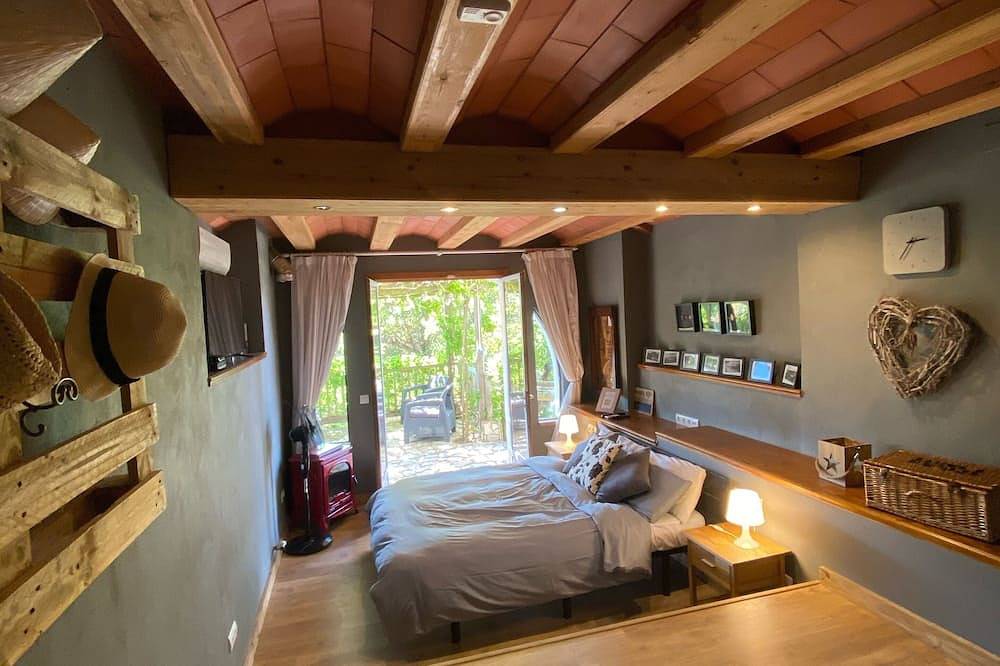 Geheel appartement, Mooie studio / appartement met airconditioning en gebruik van zwembad. in Begur, Costa Brava