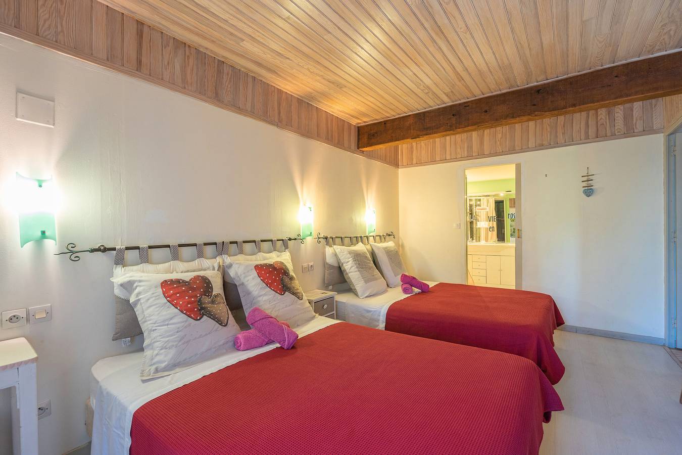 Gästezimmer 'Coup De Cœur' mit geteilter Terrasse, privatem Garten und Wlan in Marennes, Côte de Beauté