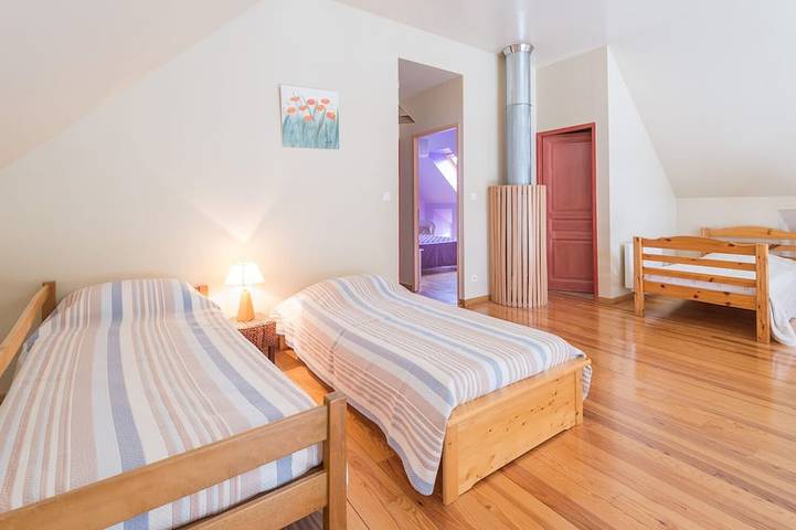 Gîte pour 8 personnes, avec terrasse à Sévérac-l'Église - 4