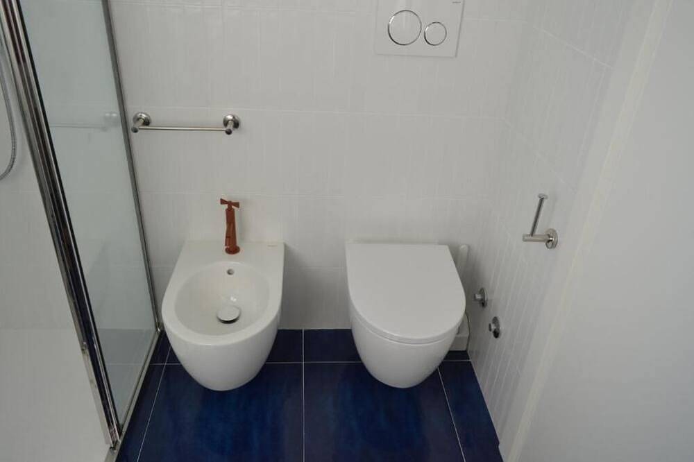Apartamento entero, Seafront Juniper apartment with large veranda, 20m from the crystal clear sea. in Maruggio, Golfo de Tarento