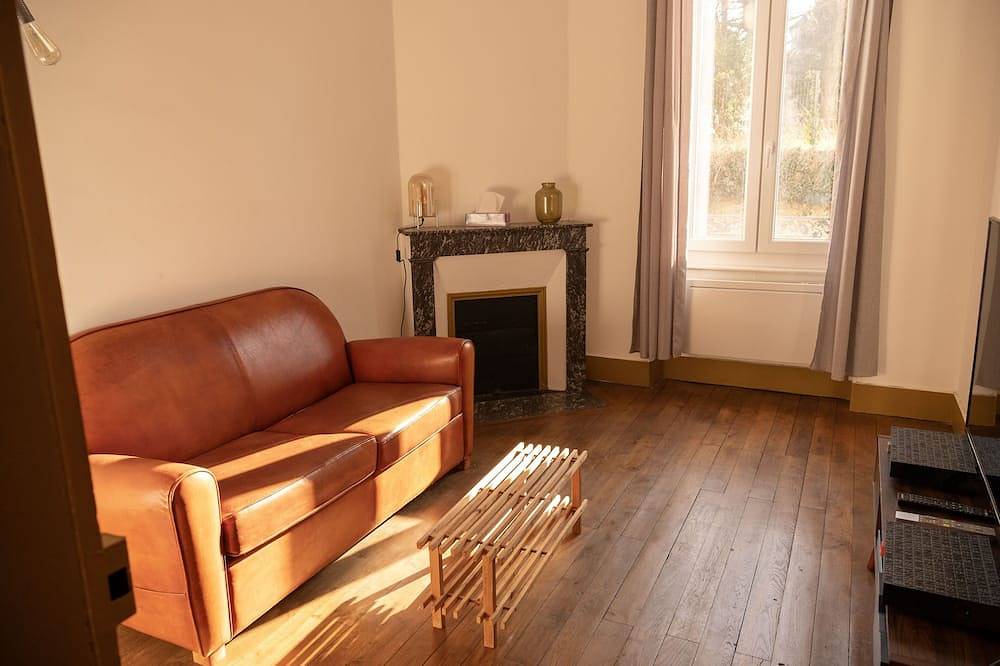 Apartamento entero, Cozy 3-room apartment with private garden, nestled 200m from the station and the Loire. in Nevers, Nièvre