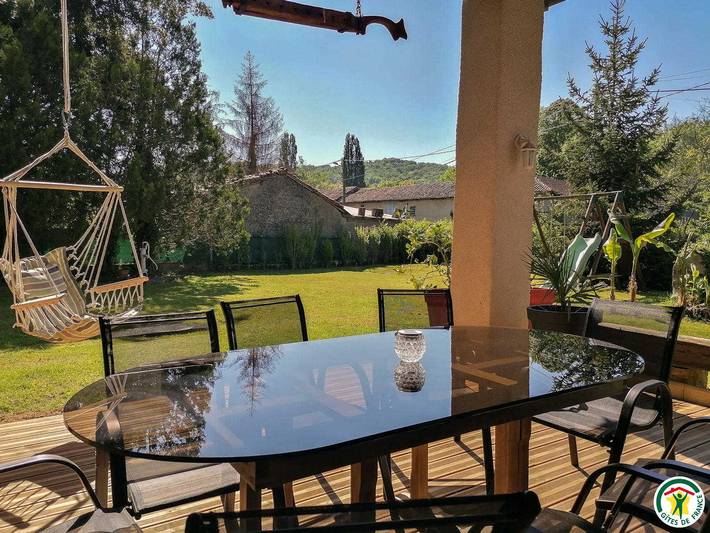 Gîte pour 6 personnes, avec Balcon/Terrasse ainsi que Terrasse et Jardin