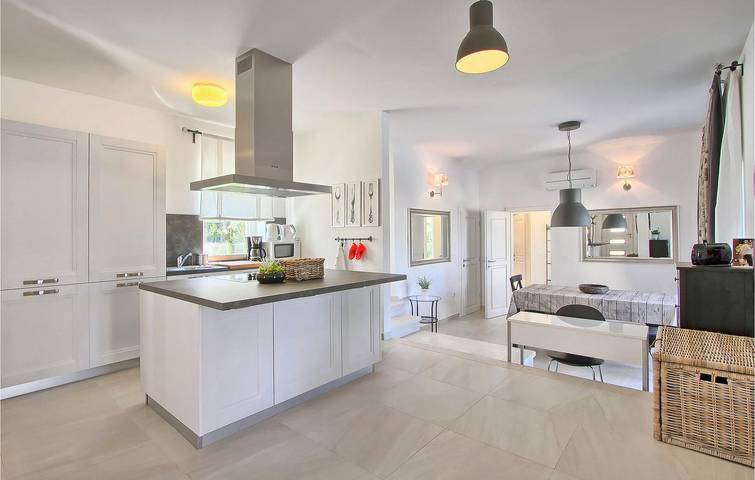 Charmantes Apartment mit Pool, WLAN und Parkplatz in der Nähe der Pizzeria Capri in Tar (Kroatien), Tar-Vabriga