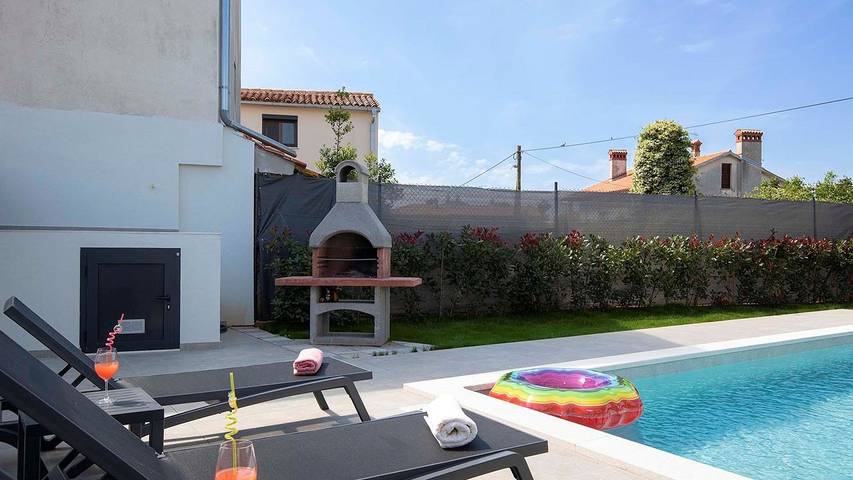 Villa für 10 Personen, mit Garten und Balkon sowie Pool in Medulin - 4