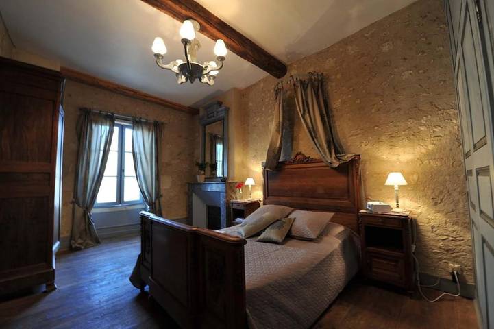 Location de vacances pour 15 personnes, avec terrasse ainsi que vue et sauna, animaux acceptés à Saint-Martin-de-Sanzay - 4