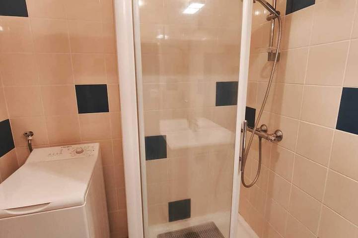 Gîte pour 4 personnes, avec terrasse dans Pointe Des Chevaliers Hyeres - 2