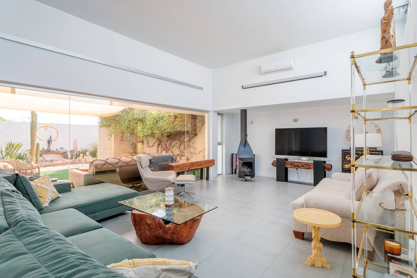 Ferienhaus 'Hathor' mit Bergblick, Wlan und Klimaanlage in Mutxamel, Costa Blanca