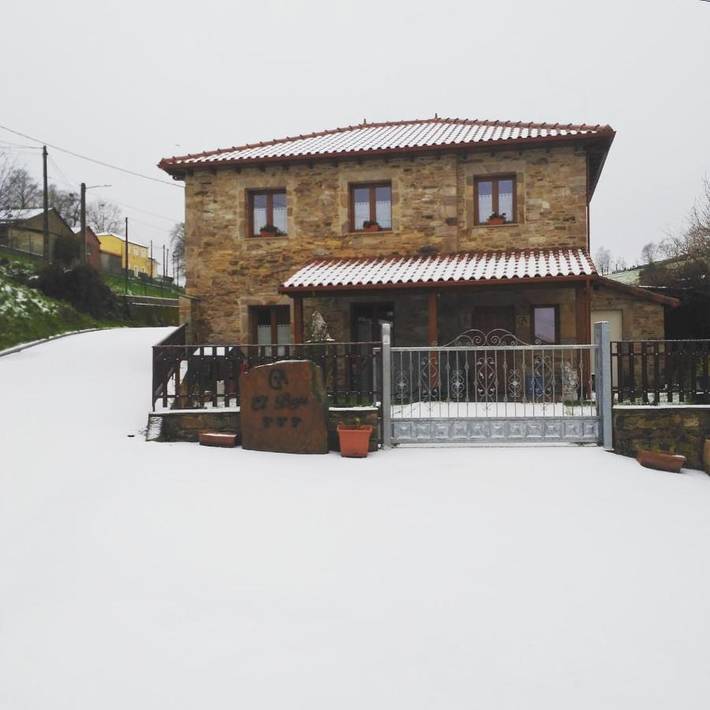 Casa rural con piscina para 6 personas, con Jardín además de Piscina para niños y Vistas en Eo-Navia