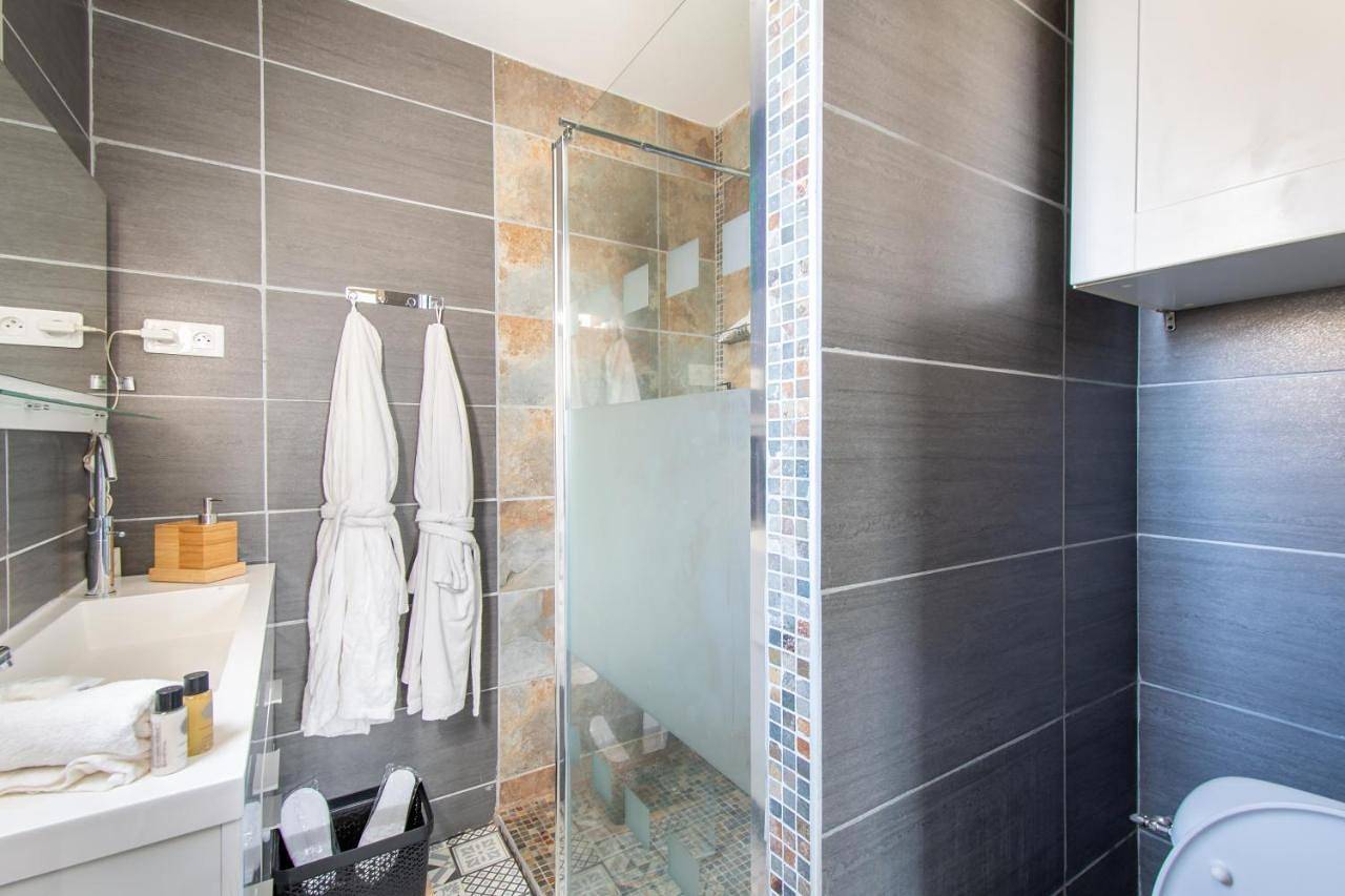 Appartement entier, Guesthouse La Costière - logements indépendants - espace piscine jacuzzi in Lunel, Côte méditerranéenne (France)