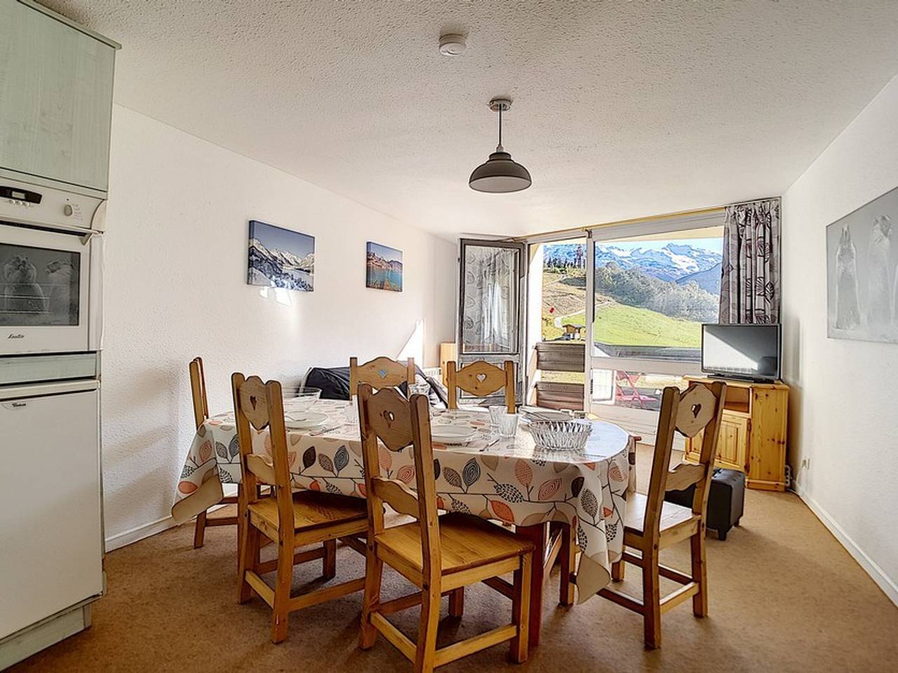 Geheel appartement, Spacious apartment 6 pers. · Ski-in/ski-out · South-facing balcony in Les Menuires, Saint-Martin-de-Belleville