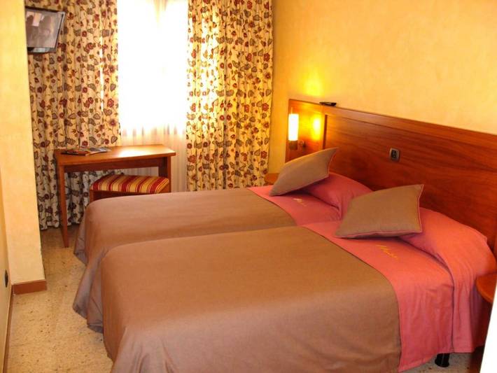 Gîte pour 2 personnes, avec vue et terrasse à Alins - 4