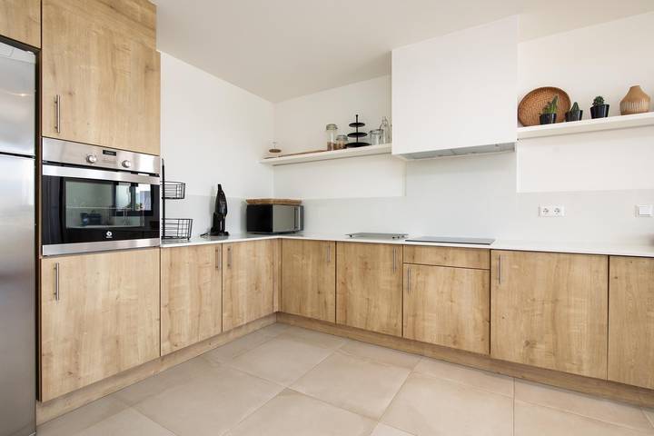 Location de vacances pour 6 personnes, avec vue sur l’océan ainsi que jardin et piscine, adapté aux familles à Dénia - 3