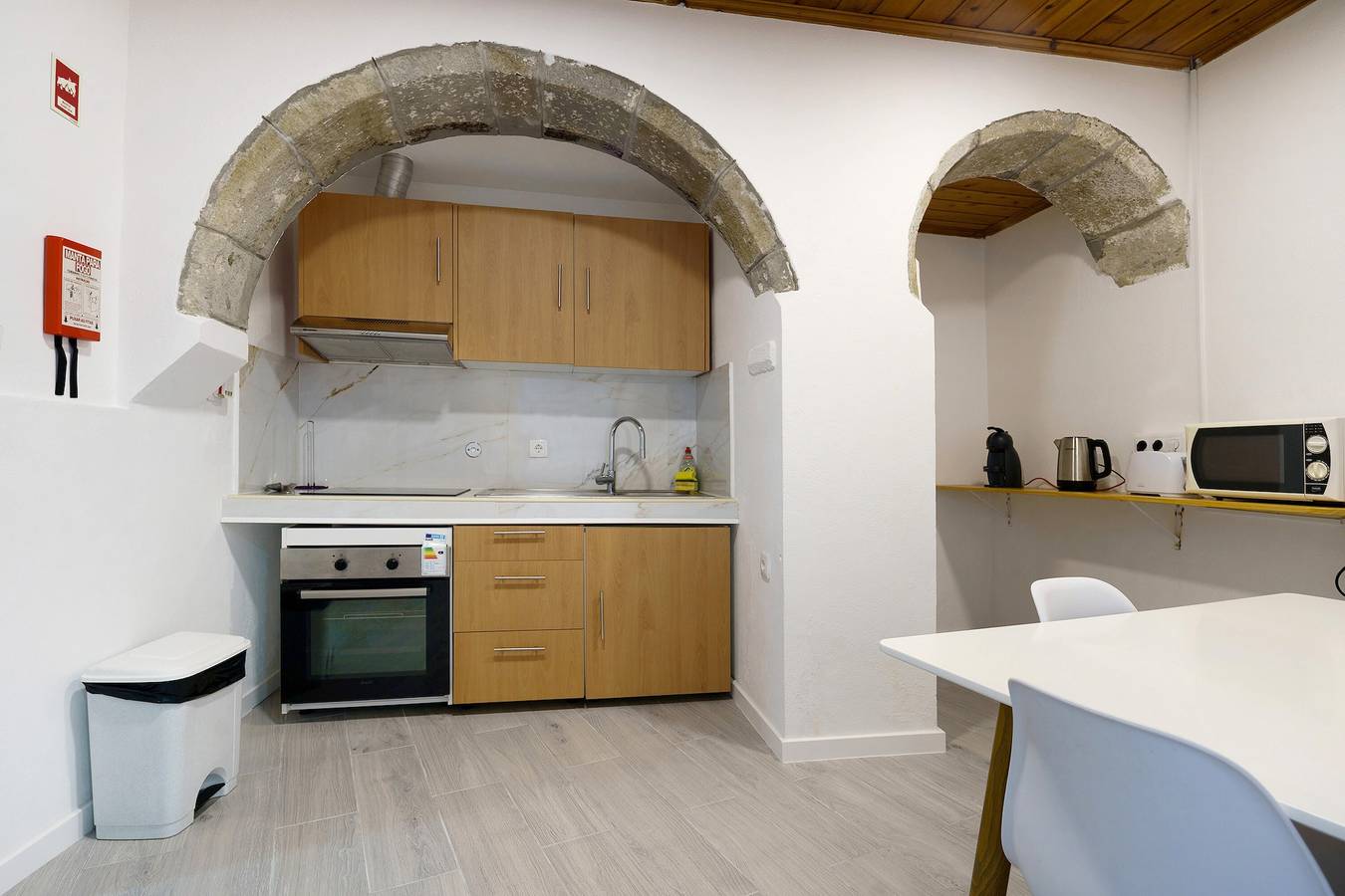 Ferienhaus 'Casa Flor De Laranjeira' mit Gemeinschaftsterrasse, Wlan und Klimaanlage in São Miguel Island, Faial da Terra