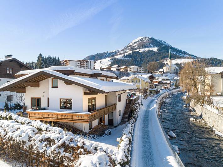 Ferienhaus für 18 Personen, mit Balkon und Terrasse sowie Garten in Kirchberg in Tirol