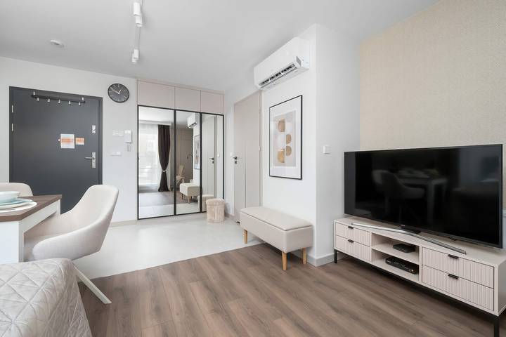 Cały apartament wypoczynkowy, Cozy Studio with a Balcony Air Conditioning Downtown in Łódź, Województwo łódzkie