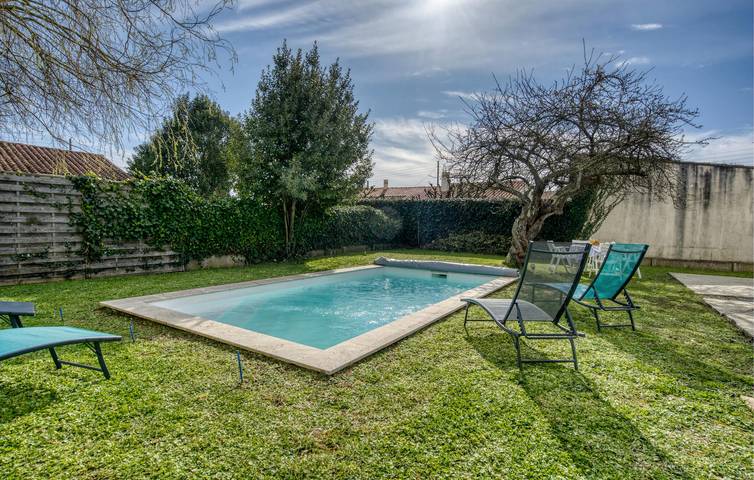 Location de vacances pour 6 personnes, avec terrasse ainsi que piscine et jardin à Rochefort - 2