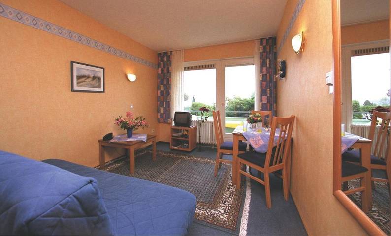 BnB, mit Balkon und Terrasse sowie Garten und Ausblick in Bad Wildungen
