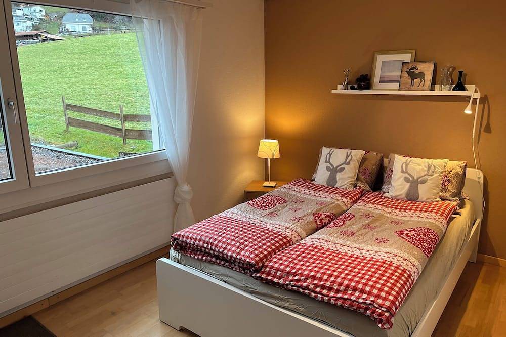 Ganze Wohnung, Cozy apartment at the gate to the Bernese Oberland, sunny and quiet in Steffisburg, Thunersee