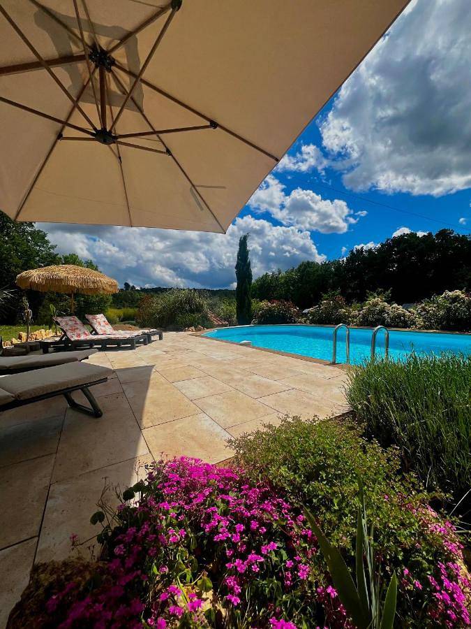 Chambre d’hôte pour 3 personnes, avec vue ainsi que jardin et piscine à Tavernes
