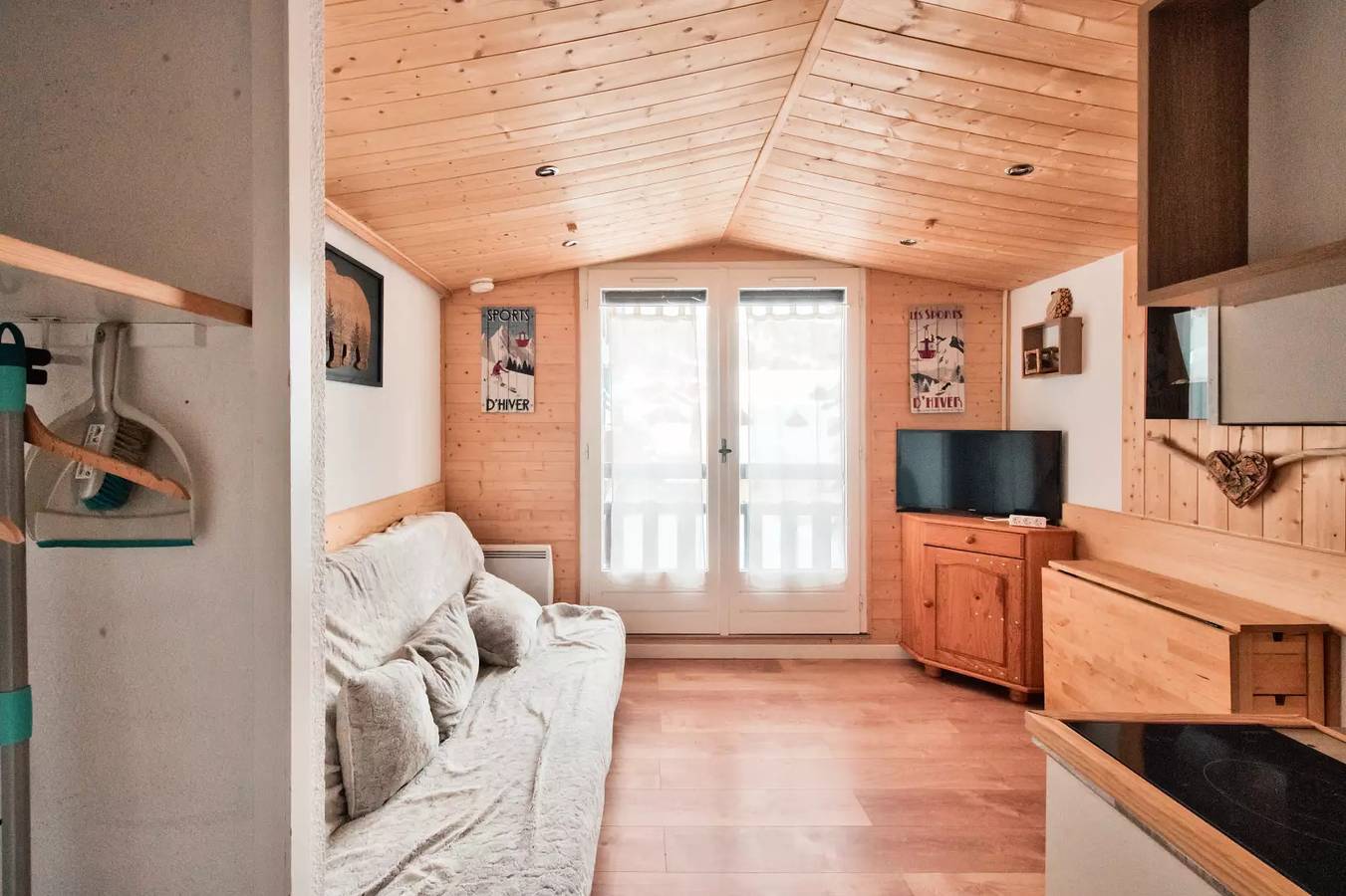 Studio entier, Studio au pied des pistes 4 personnes - Budget in Station de Risoul, Risoul
