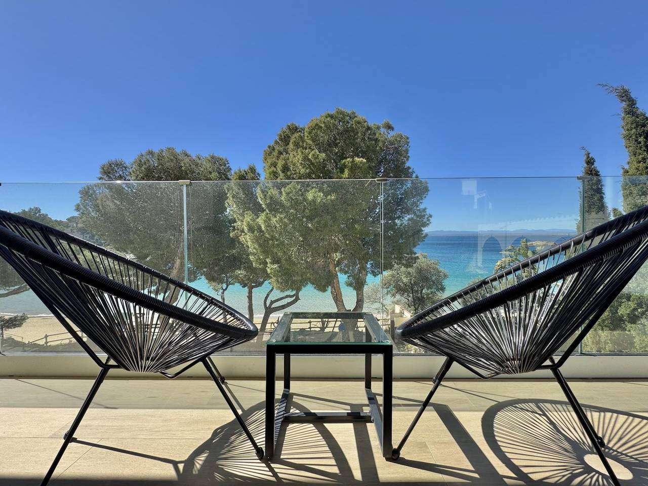 Apartamento vacacional entero, A15. Magníficas vistas y acceso directo a la playa in l'Almadrava, Roses