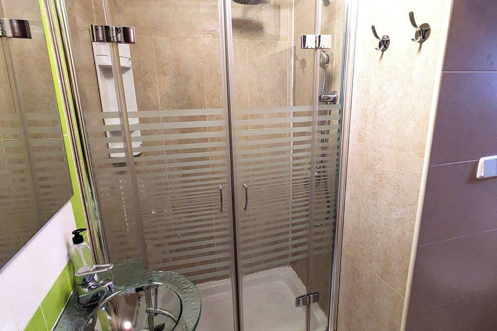 Entire apartment, Barrio de las Letras Studio in Centro (Madrid), Madrid