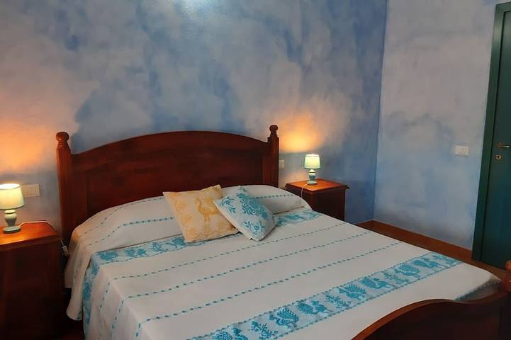 Location de vacances pour 5 personnes, avec balcon ainsi que piscine et jardin à Sant'Anna Arresi - 2