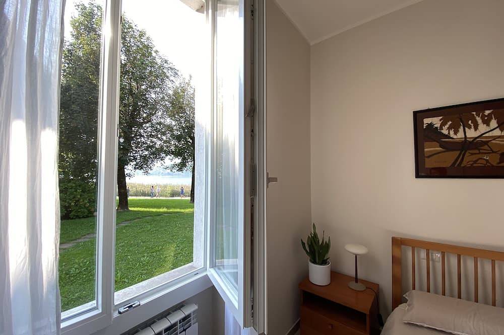 Ganze Wohnung, Cerizio House directly on Lake Pusiano in Garbagnate Rota, Bosisio Parini