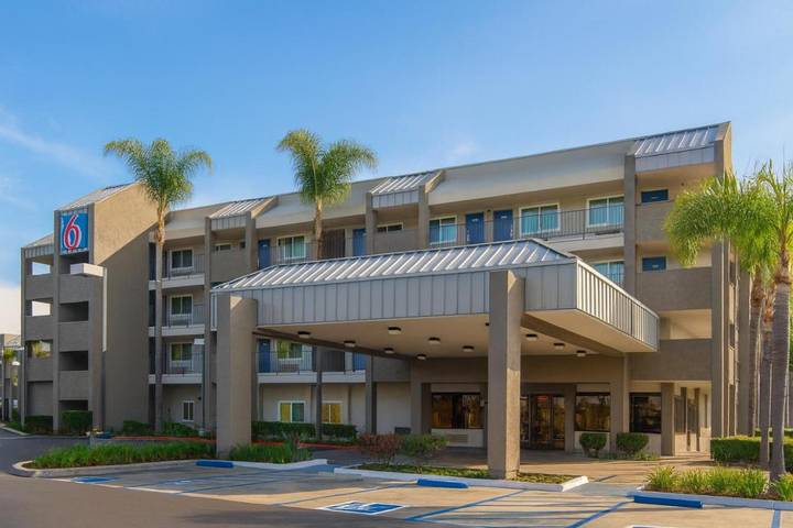 Apartamento para 2 personas, con piscina y terraza, Se admiten mascotas en Anaheim