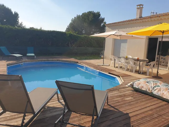 Casa de vacaciones para 10 personas, con terraza además de piscina y jardín - 1