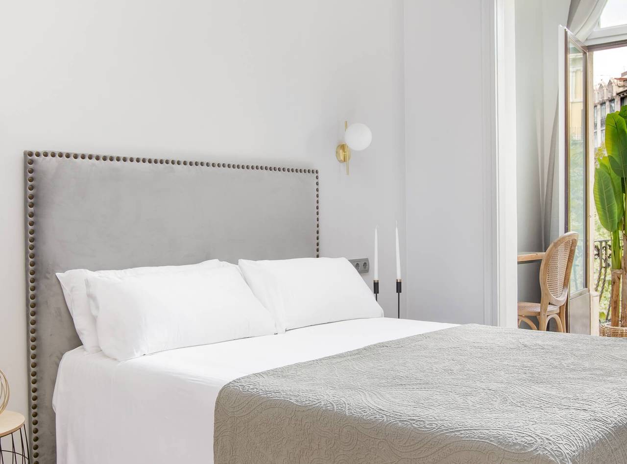 Juliet - Deluxe Double room with balcony in Barcelona Centre, Barcelone