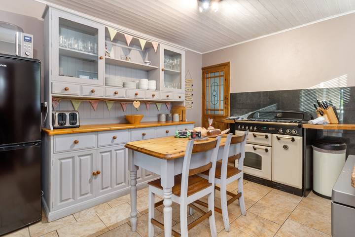 Cartref - Cottage with Hot Tub, Countryside Views in Saundersfoot, Pembrokeshire
