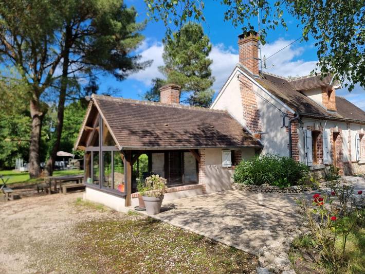 Gîte pour 14 personnes, avec jardin et piscine ainsi que vue sur le lac et terrasse, animaux acceptés à Vernou-en-Sologne