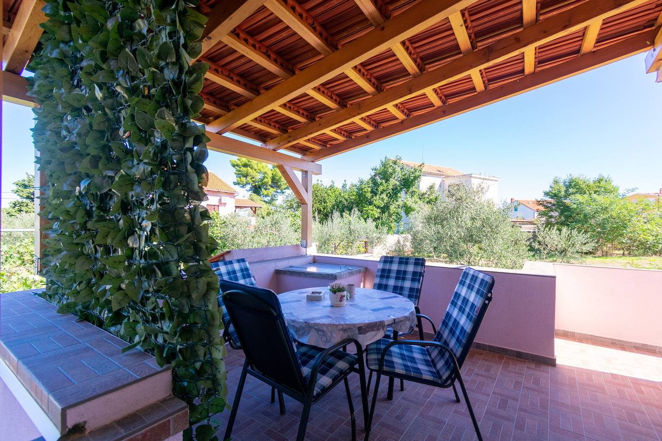 Appartement entier, Appartement de deux chambres prés de la plage Preko, Ugljan A-11914-a in Preko, Île d'Ugljan