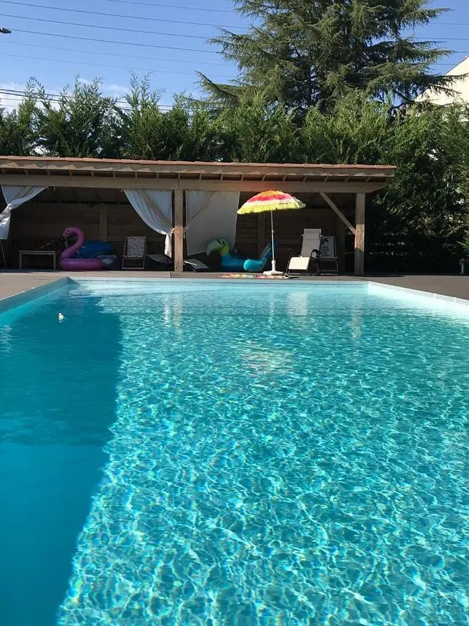 Casa de vacaciones para 6 personas, con terraza además de jardín y piscina - 1