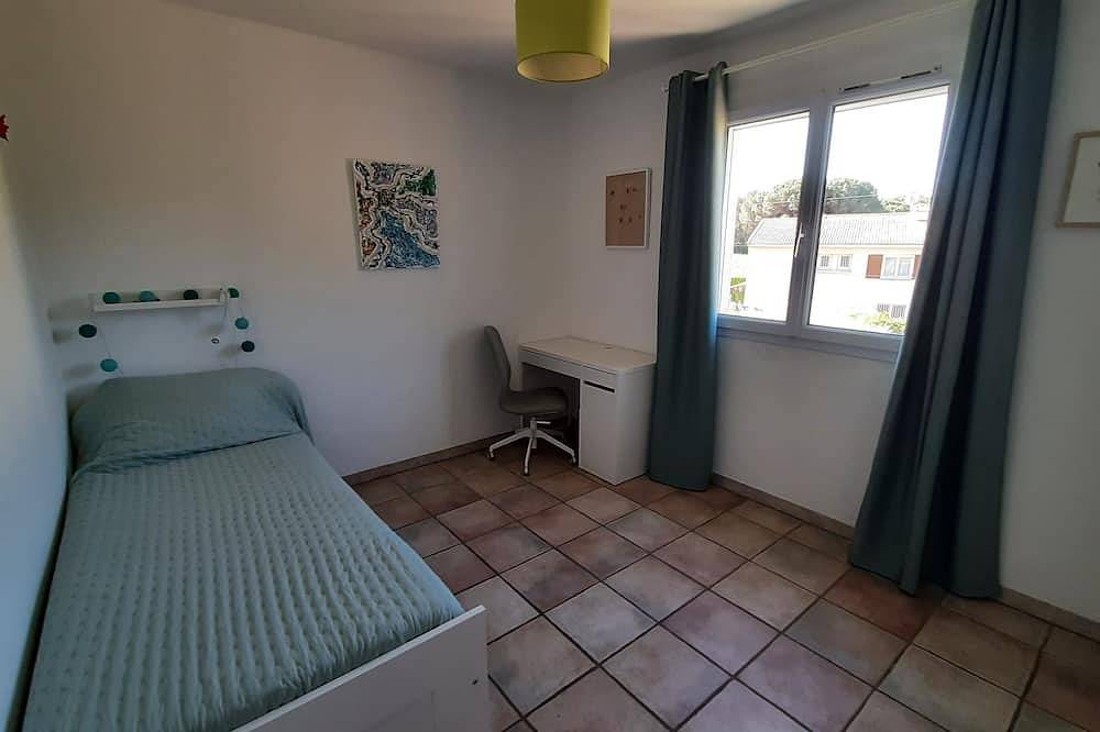 Elegant & Cozy Villa: 10 Guests | 6 Bedrooms | Pool | 2000m² Garden in Sabran, Nimes und Umgebung