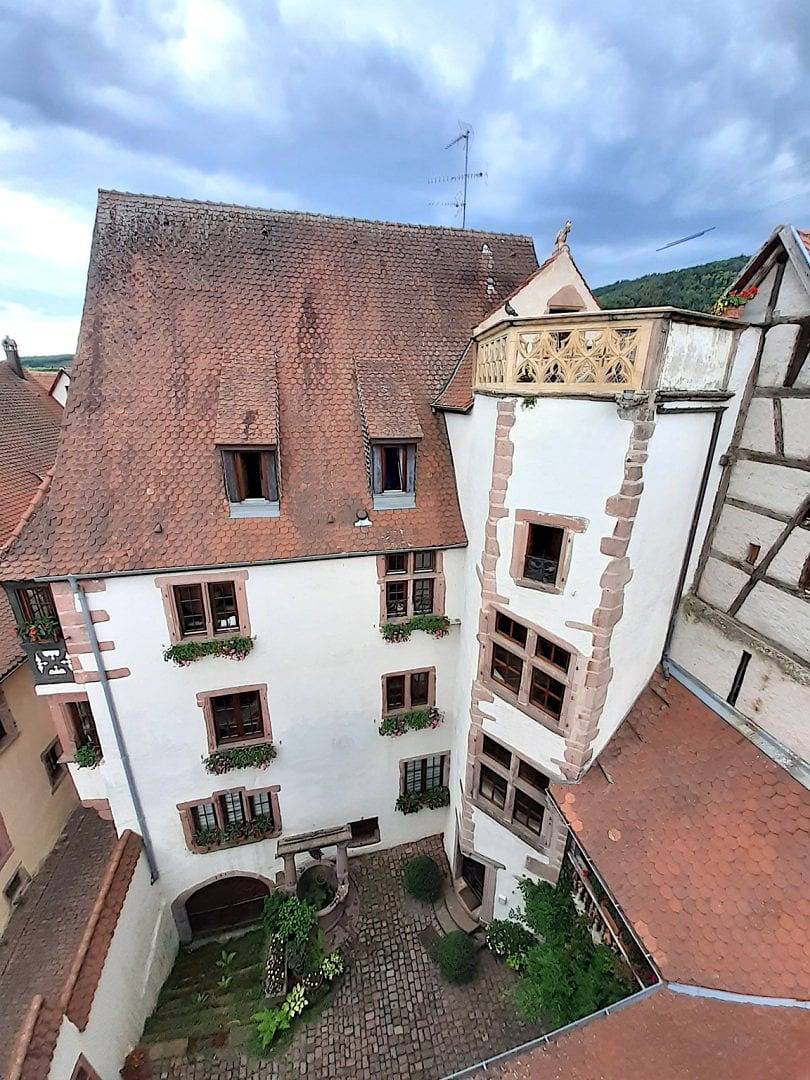4 chambres à la cour de l'Abbaye d'Autrey, parking* - Chambre 2-3 personnes I in Riquewihr, Parc naturel régional des Ballons des Vosges