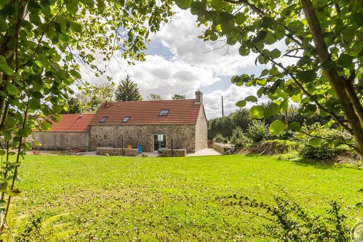Gîte pour 6 personnes, avec jardin et jacuzzi