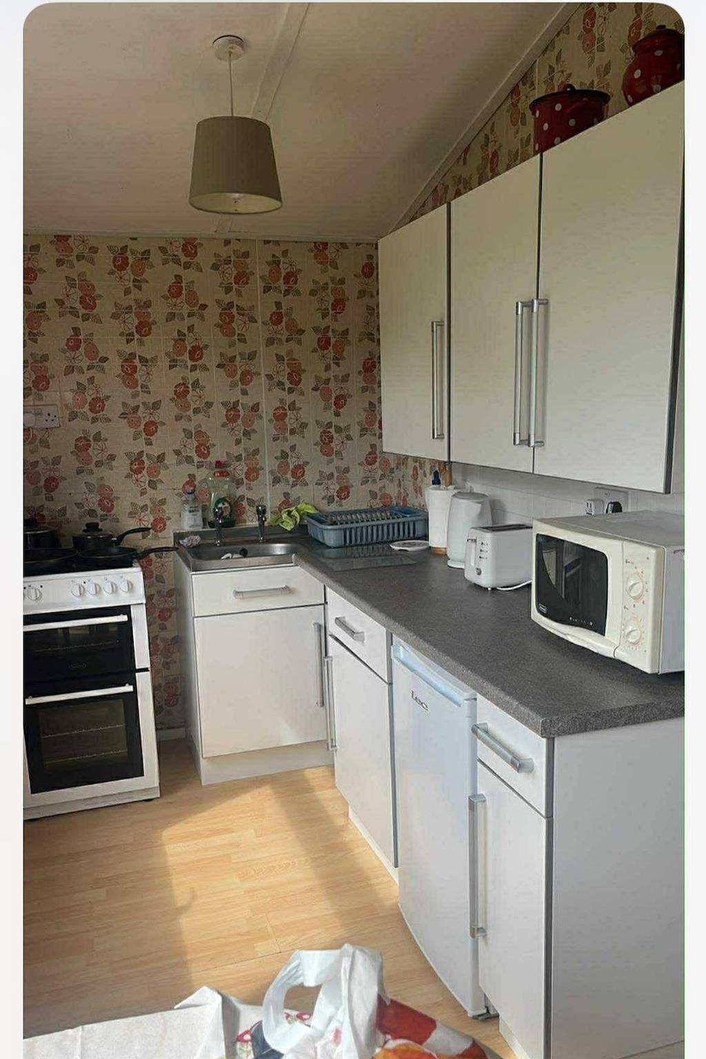 Cabin Sleeps 4 with Parking in Cornwall