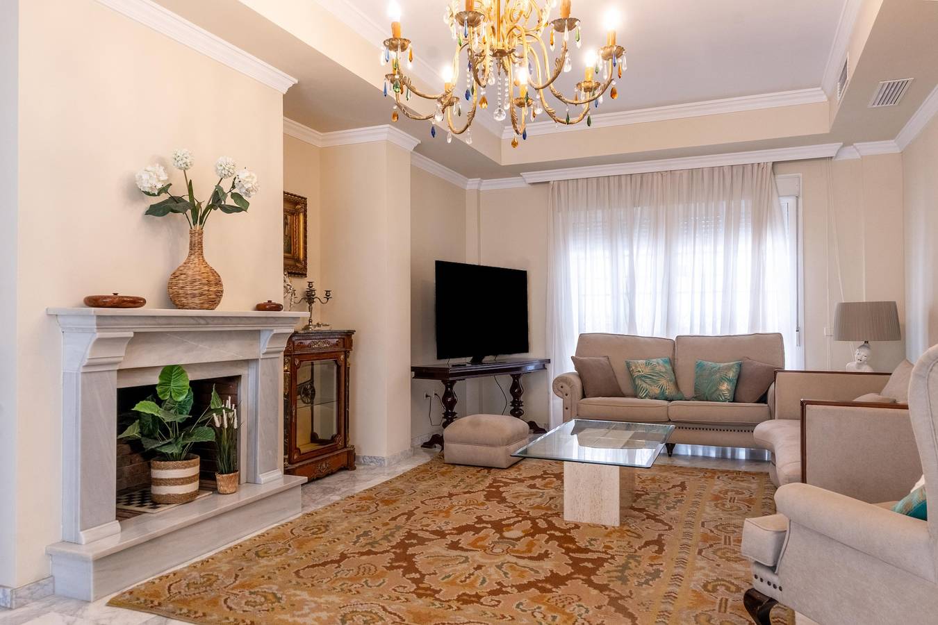 Villa 'Candeleria Sol y Piscina' con piscina privada, Wi-Fi y aire acondicionado in Bormujos, Provincia de Sevilla